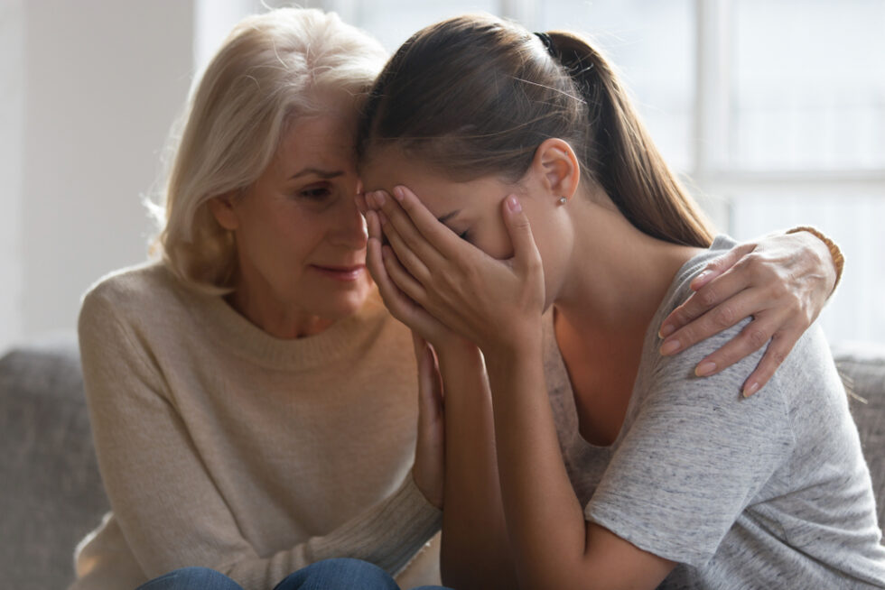 統合失調症の患者のご家族が抱えるストレスの原因と対処法を解説します